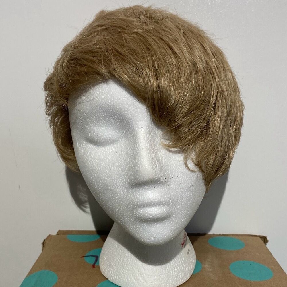 Paula Young Women's Casey 16 Honey Blonde Layered Short Hair Wig NWT
